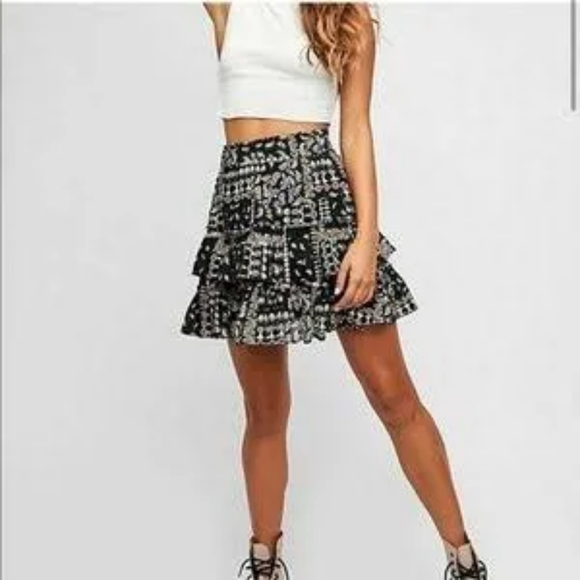 Free People Melissa Printed Ruffle Mini Skirt Large - Picture 2 of 4
